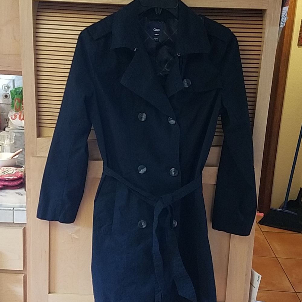 GAP Black Trenchcoat M